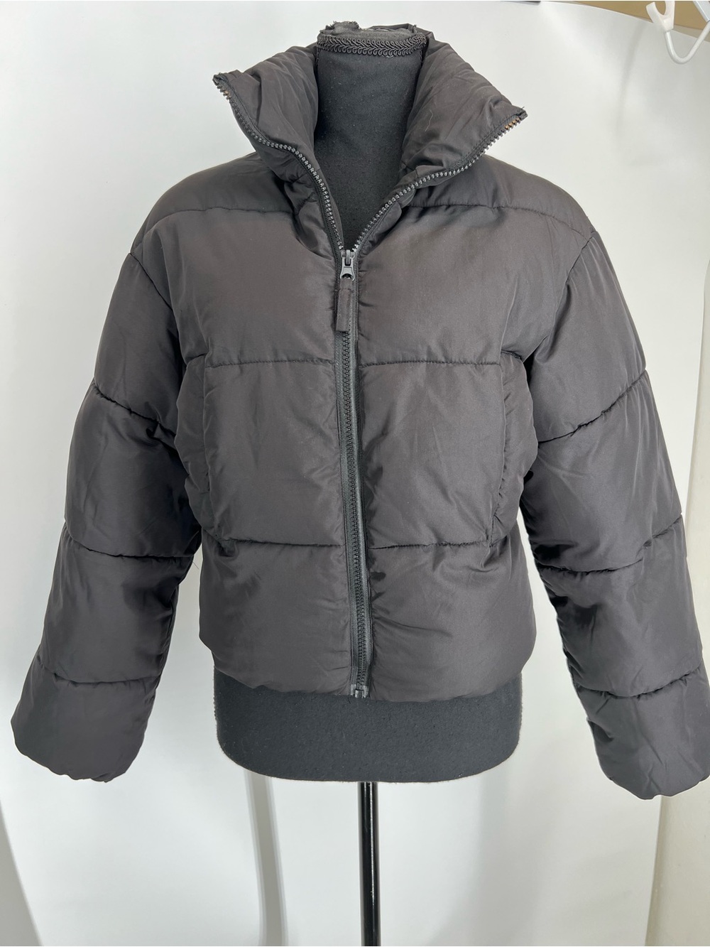 H&M Black Puffer Crop Jacket - Warm Quilted Coat